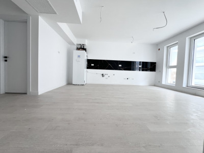 NOU / SPAȚIU BIROU / NEMOBILAT