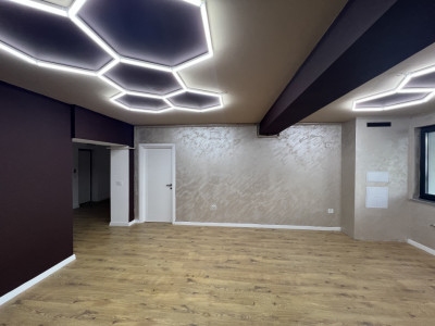 NOU / SPATIOS / NEMOBILAT