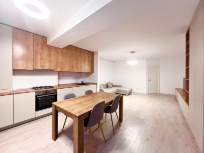 NOU / DEOSEBIT / SPATII GENEROASE