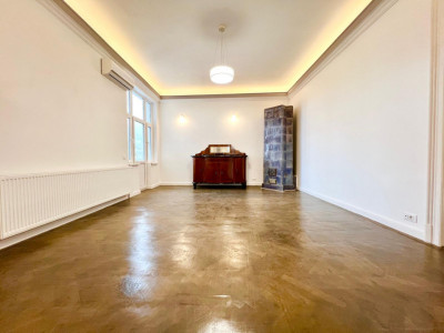 SPATIU DEOSEBIT VILA / PARTIAL MOBILAT SI UTILAT 